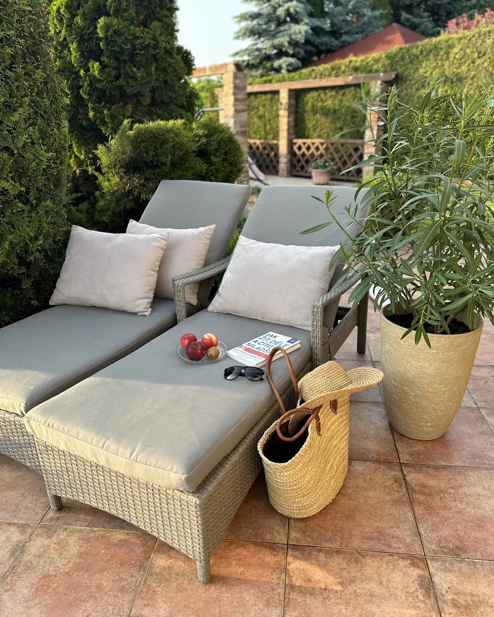 Vela Rattan Reclining Sun Lounger – Grey