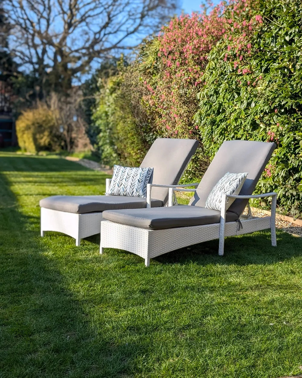 Vela Rattan Reclining Sun Lounger – White