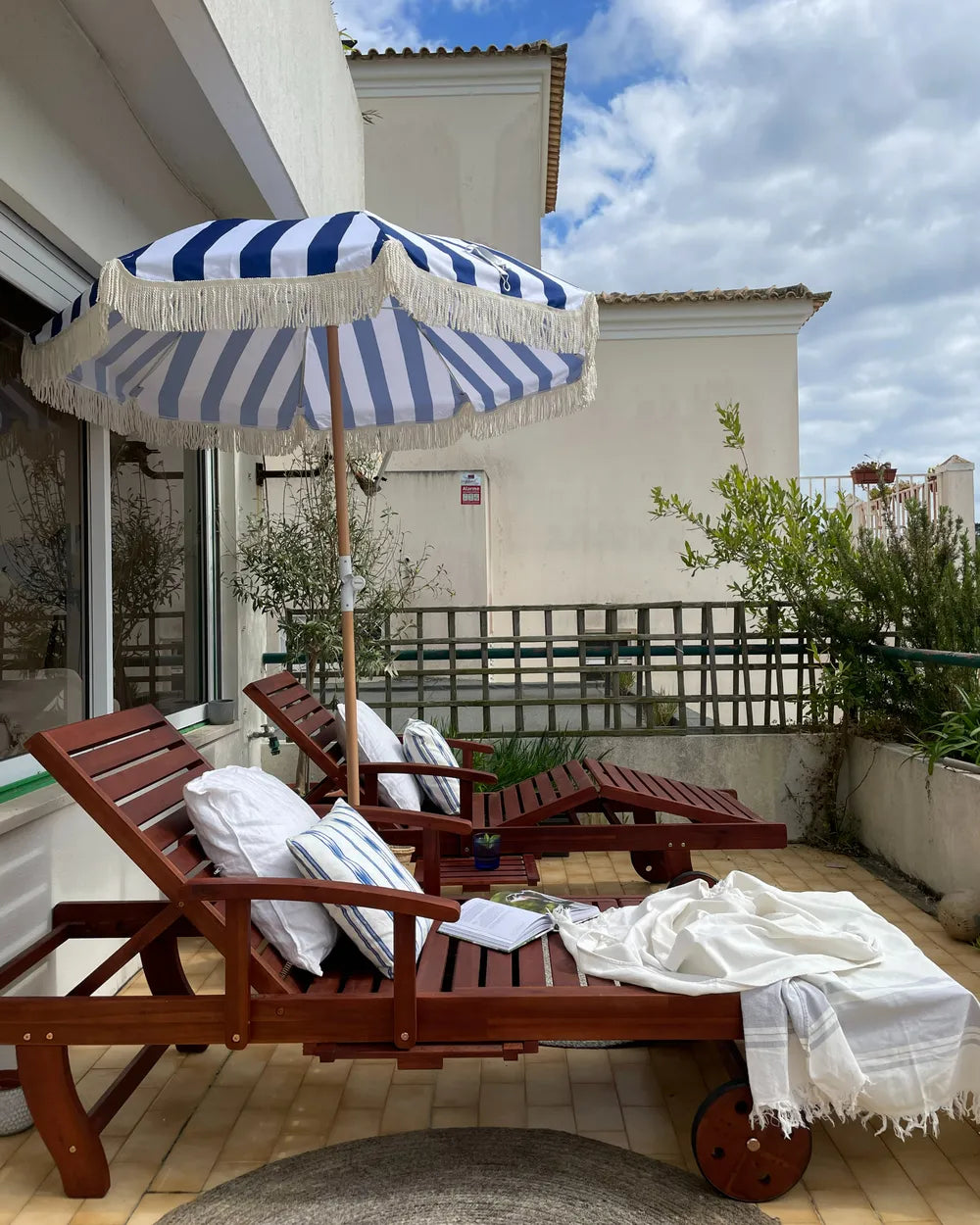 Siena Acacia Wood Garden Sun Lounger